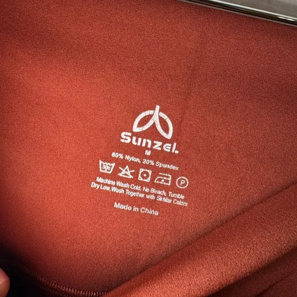 Sunzel Crossover Flare Leggings - Picture 3 of 6